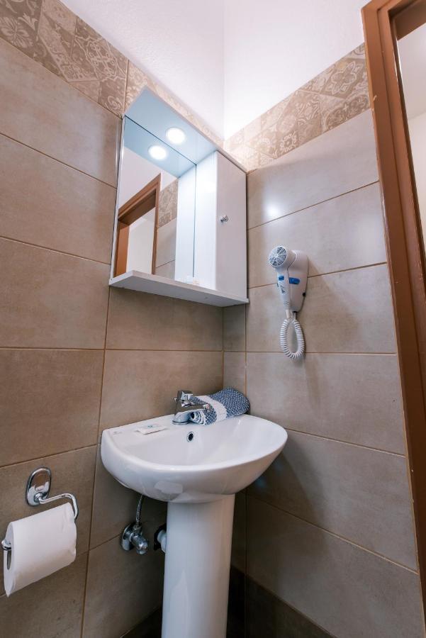 Hotel Cronos
